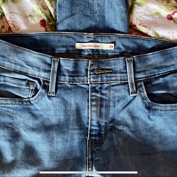 Levi’s 710 Super Skinny - Picture 2 of 2